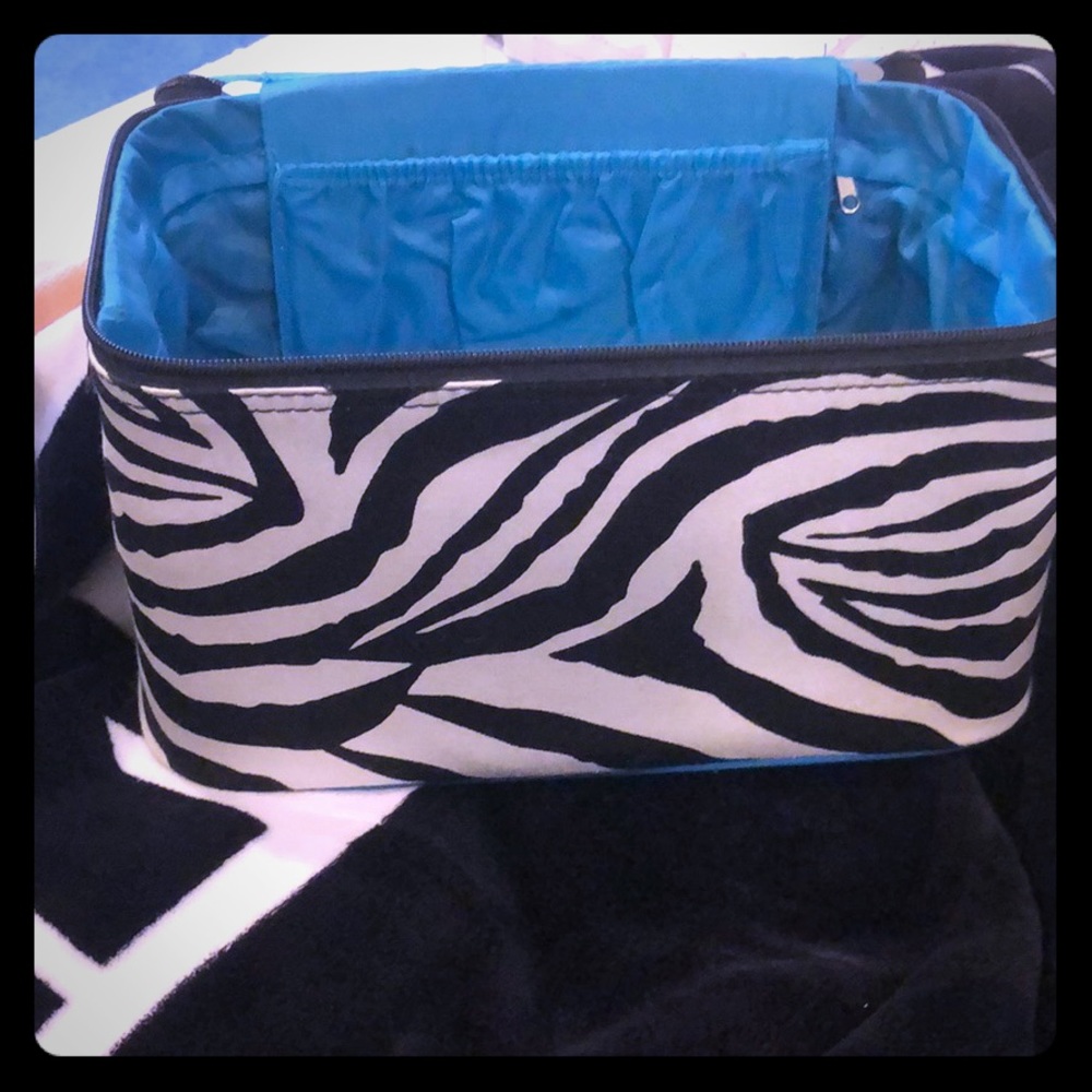 Zebra make up bag ( comes with 2 bags )